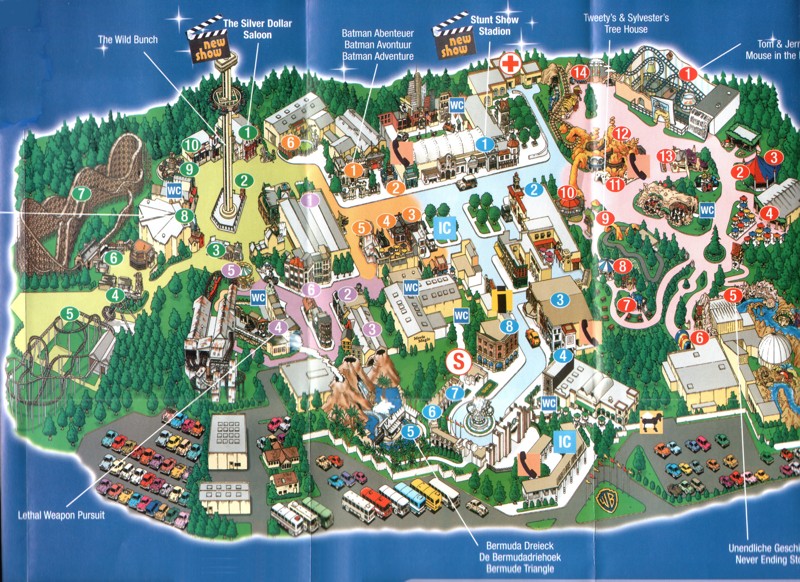 what town is warner bros movie world located